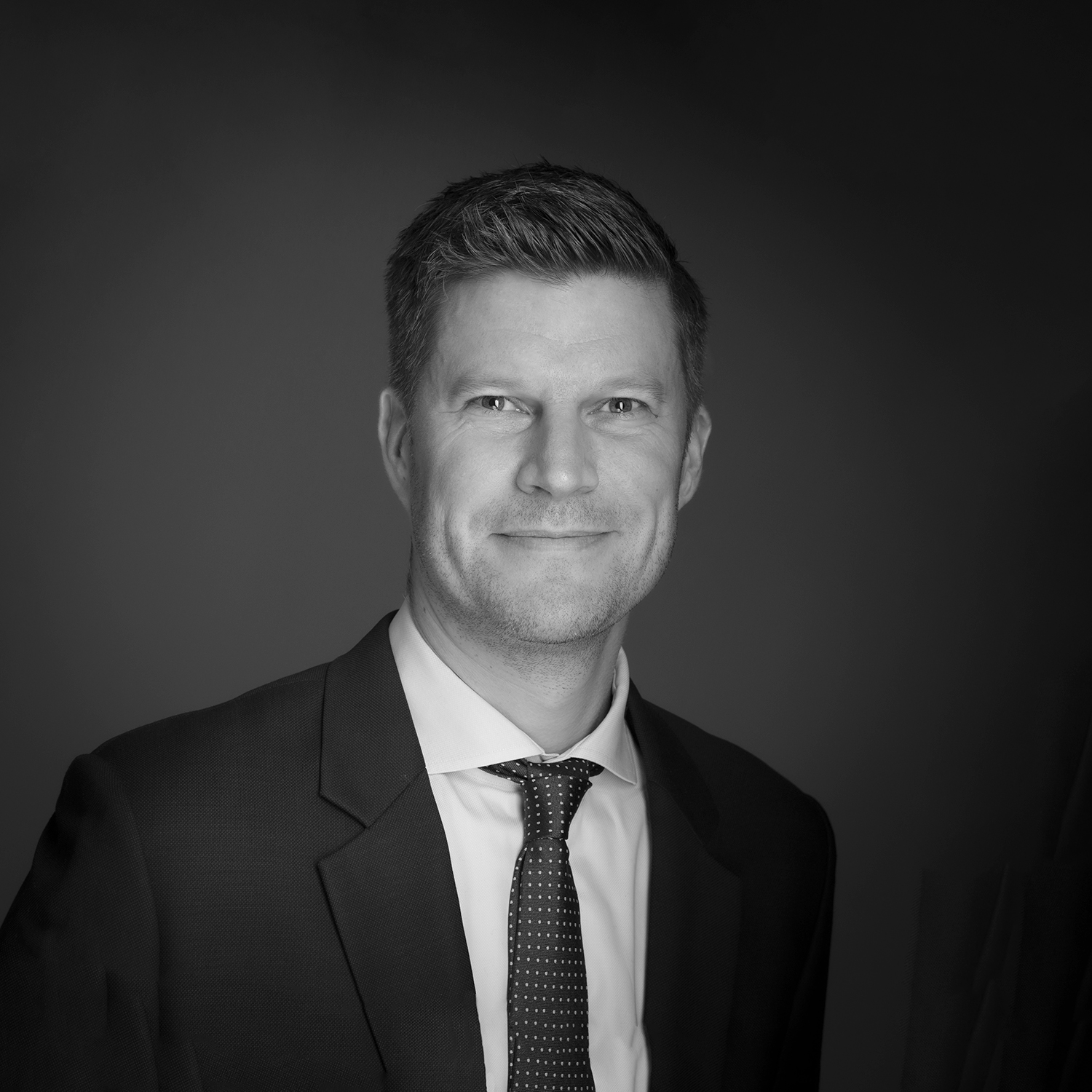 Jesper Moberg Vice President / Managing Director Izomax